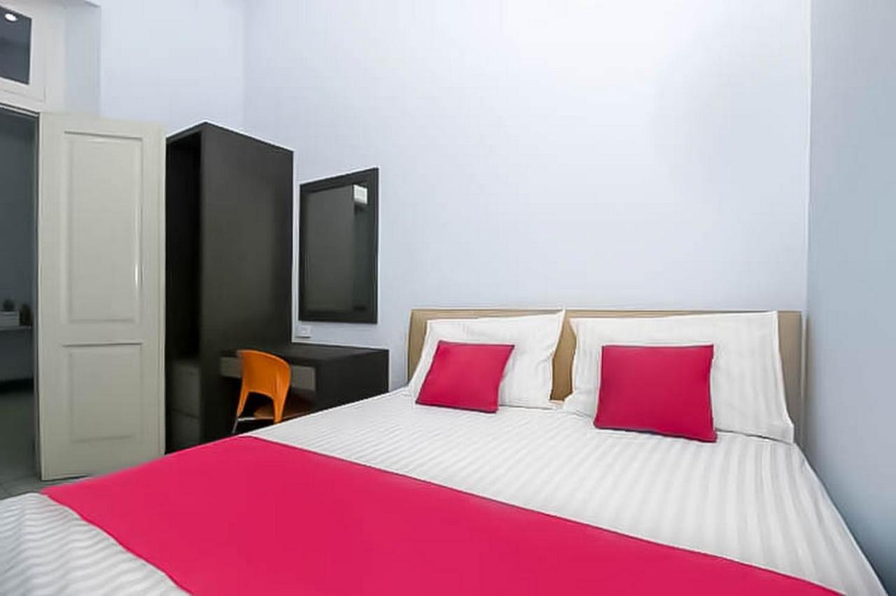 Reddoorz Near Stasiun Lawang Otel Dış mekan fotoğraf