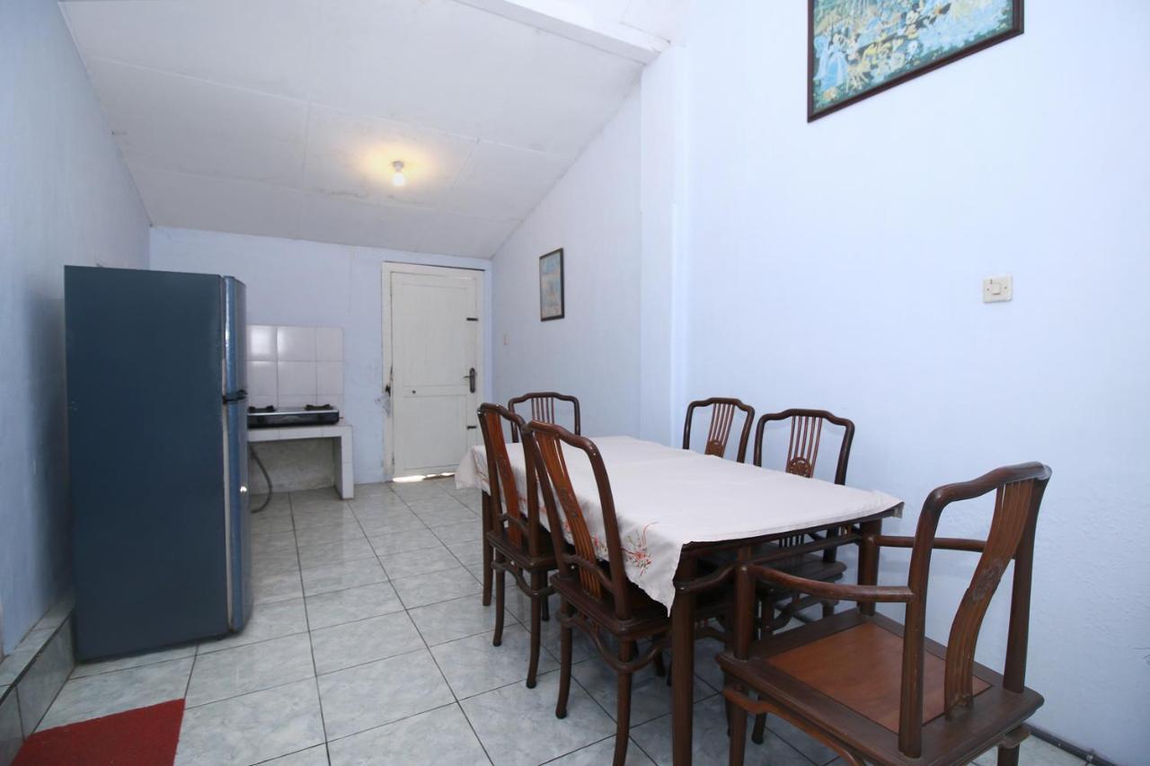 Reddoorz Near Stasiun Lawang Otel Dış mekan fotoğraf